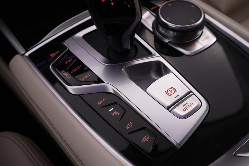 BMW 740 2018