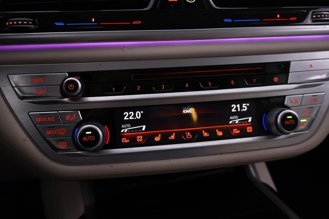BMW 740 2018