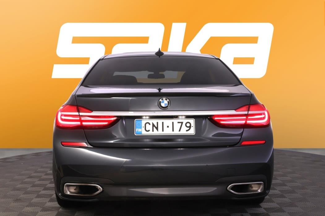 BMW 740 2018