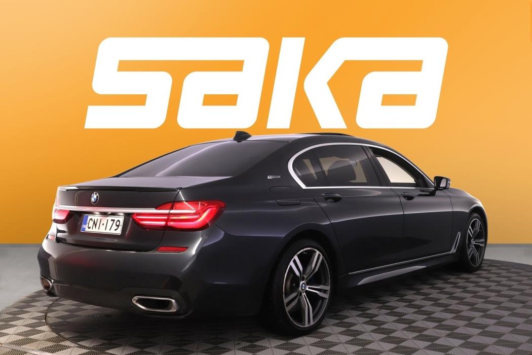 BMW 740 2018