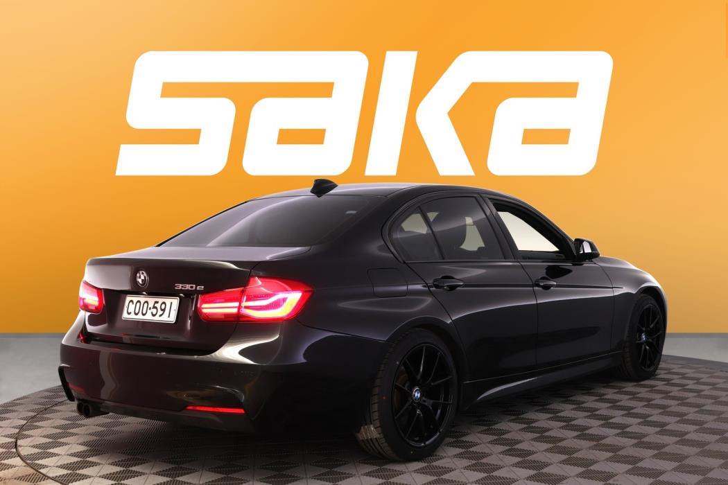 BMW 330 2016
