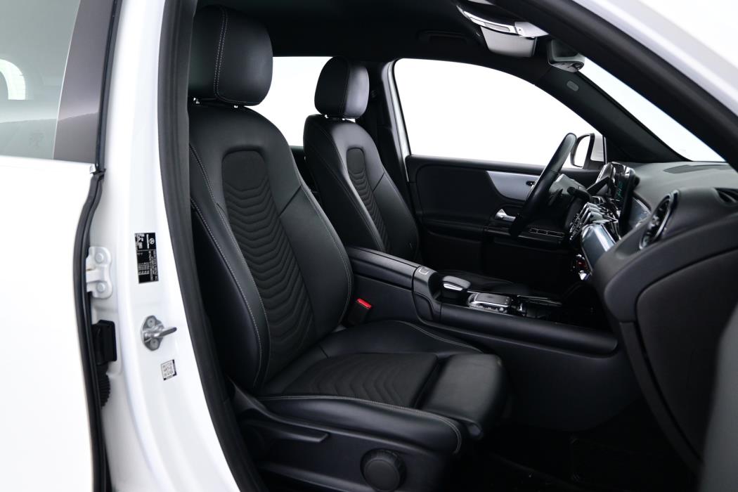 MERCEDES-BENZ GLB 2021