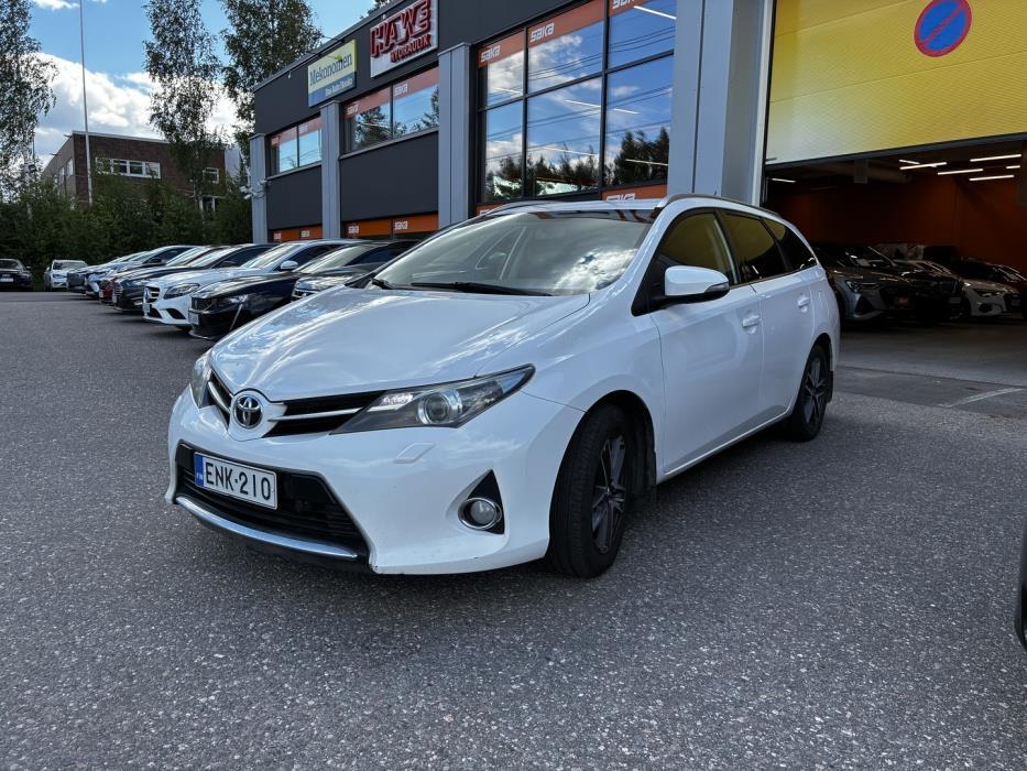 TOYOTA Auris 2015