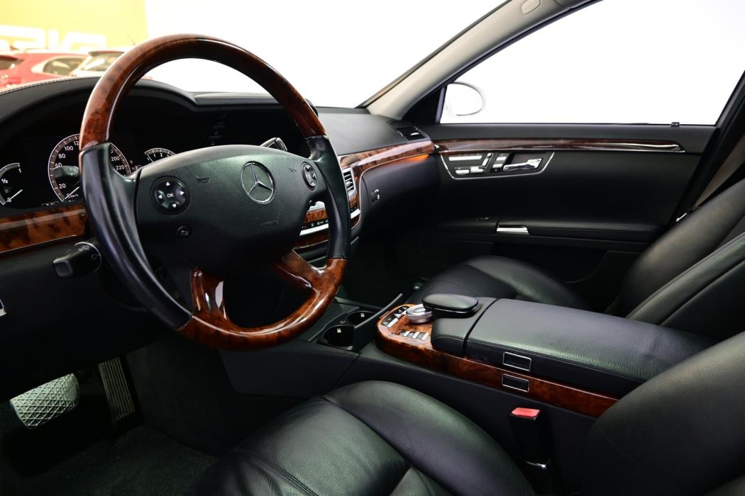 MERCEDES-BENZ S 2005