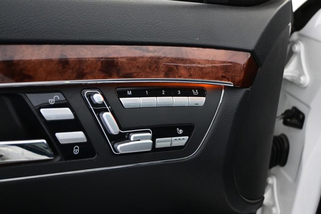 MERCEDES-BENZ S 2005