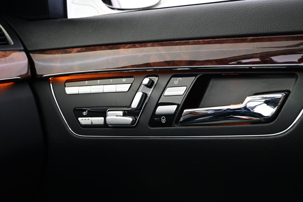 MERCEDES-BENZ S 2005