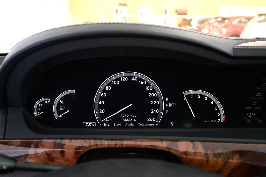 MERCEDES-BENZ S 2005