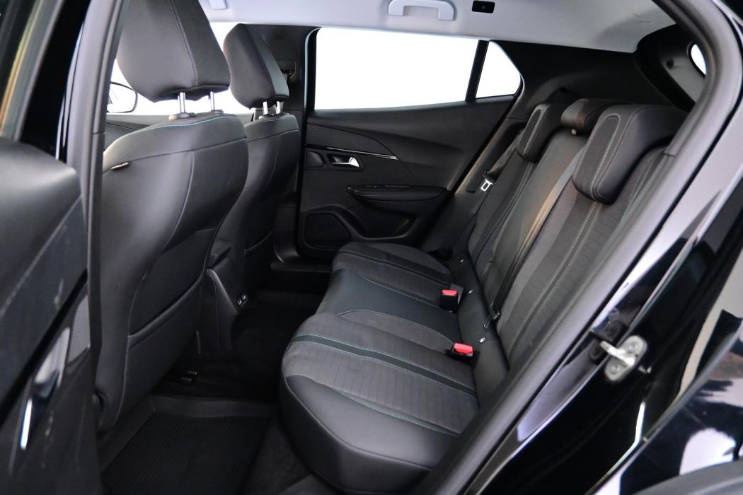 PEUGEOT e-2008 2022