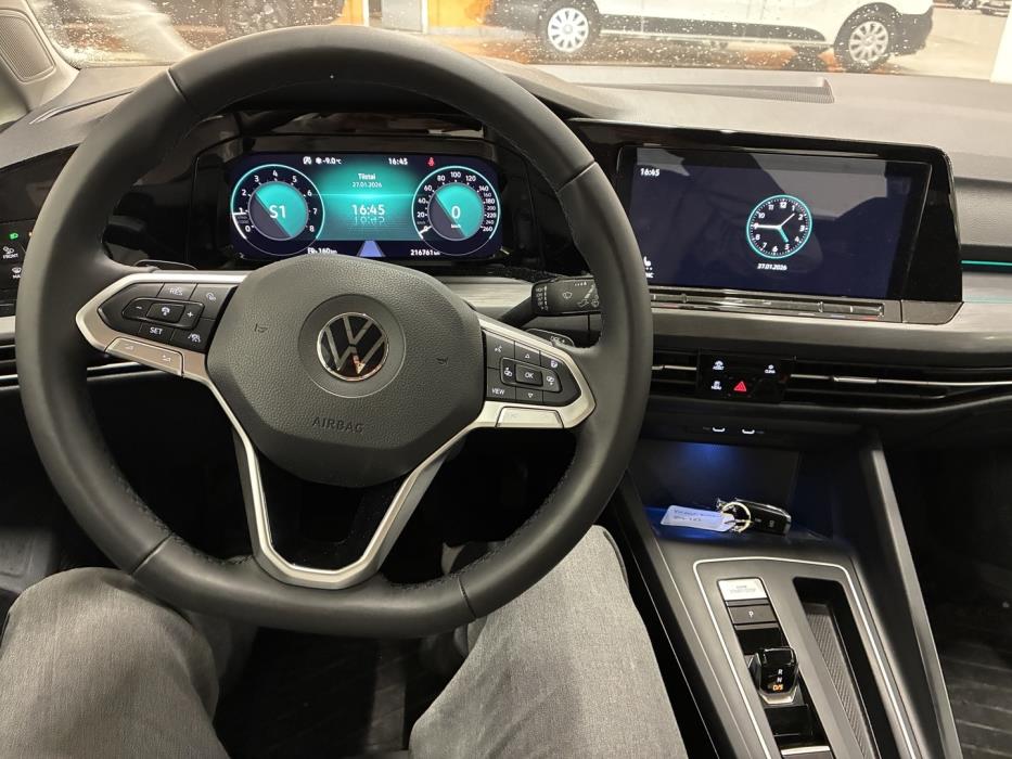 VOLKSWAGEN Golf 2021