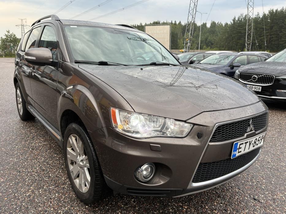 MITSUBISHI Outlander 2012