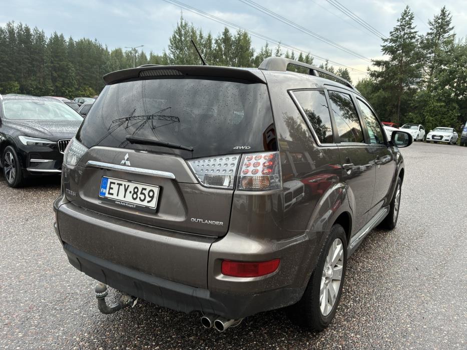 MITSUBISHI Outlander 2012