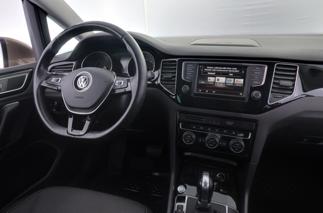 VOLKSWAGEN Golf Sportsvan 2016