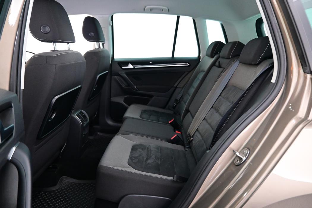 VOLKSWAGEN Golf Sportsvan 2016