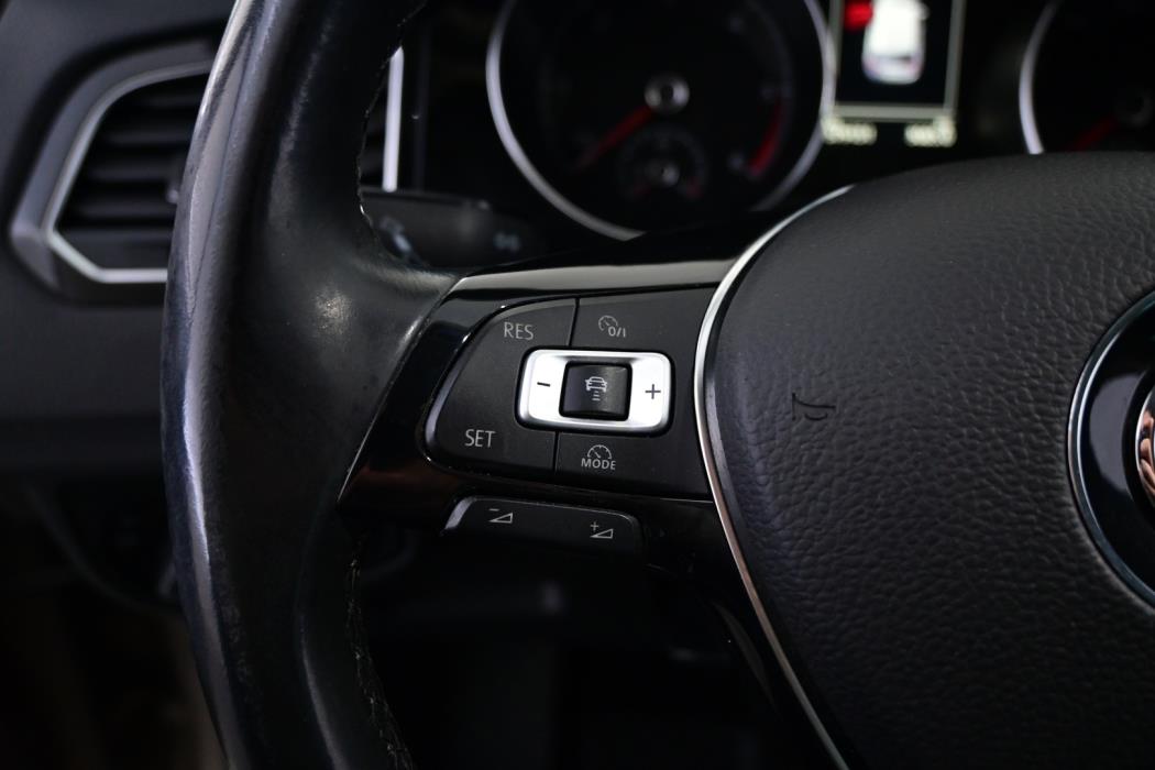 VOLKSWAGEN Golf Sportsvan 2016