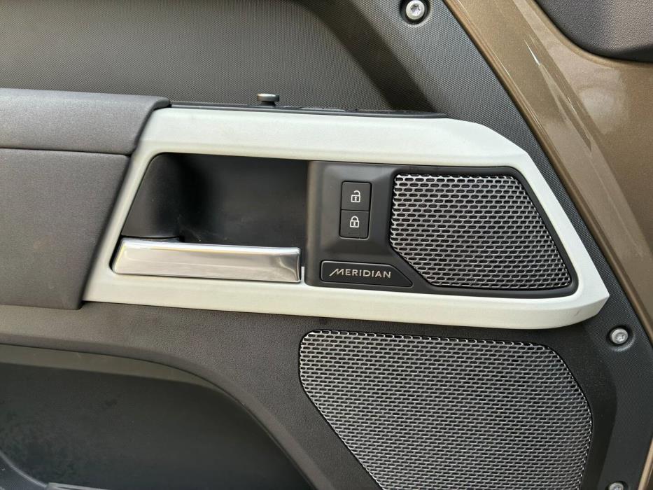 LAND ROVER Defender 2022