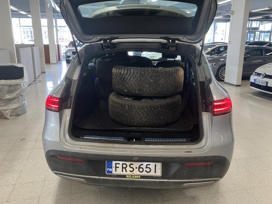 MERCEDES-BENZ EQC 2021