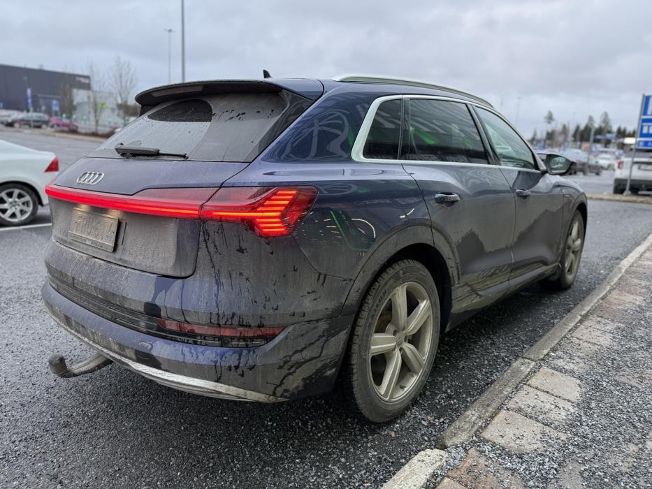 AUDI e-tron 2020