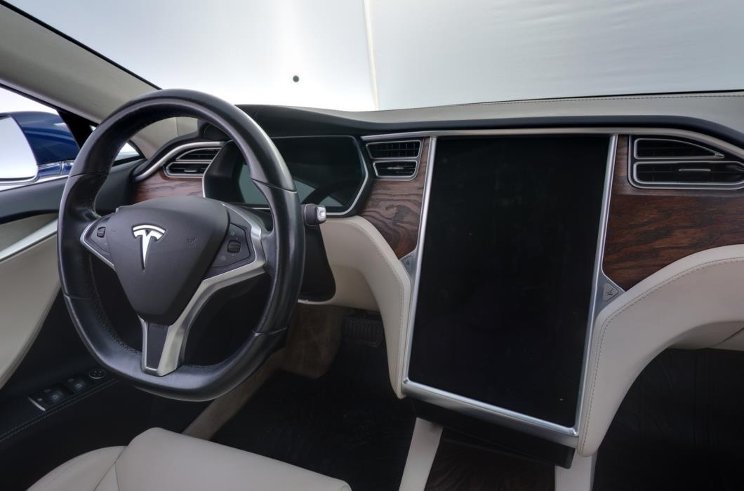 TESLA Model S 2018