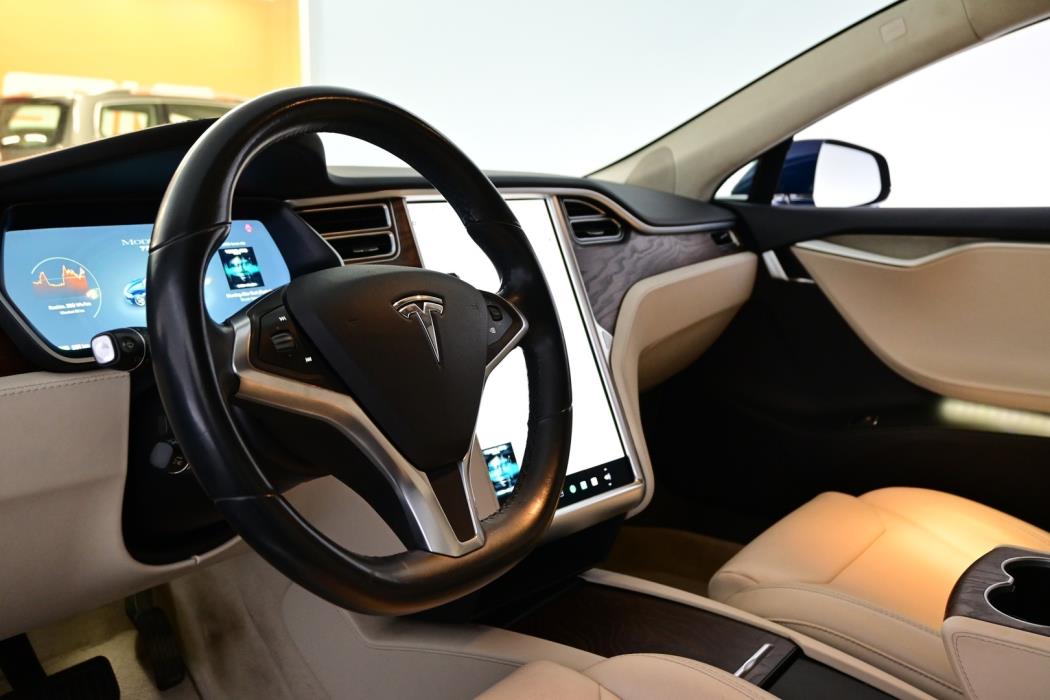 TESLA Model S 2018