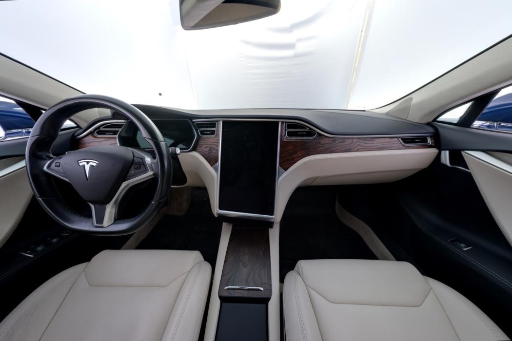 TESLA Model S 2018