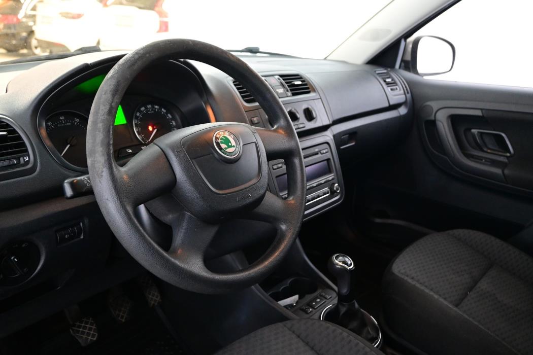 SKODA Fabia 2011