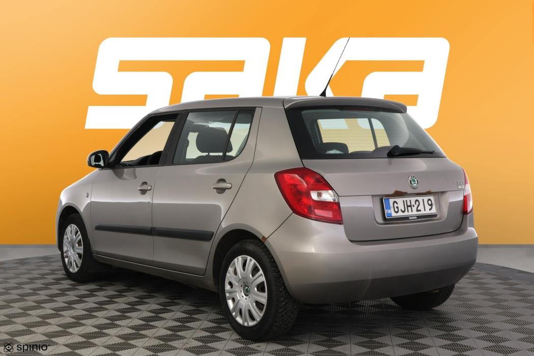 SKODA Fabia 2011