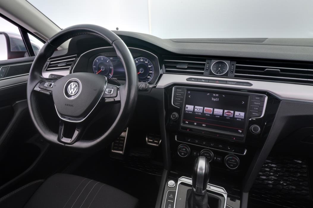 VOLKSWAGEN Passat 2016