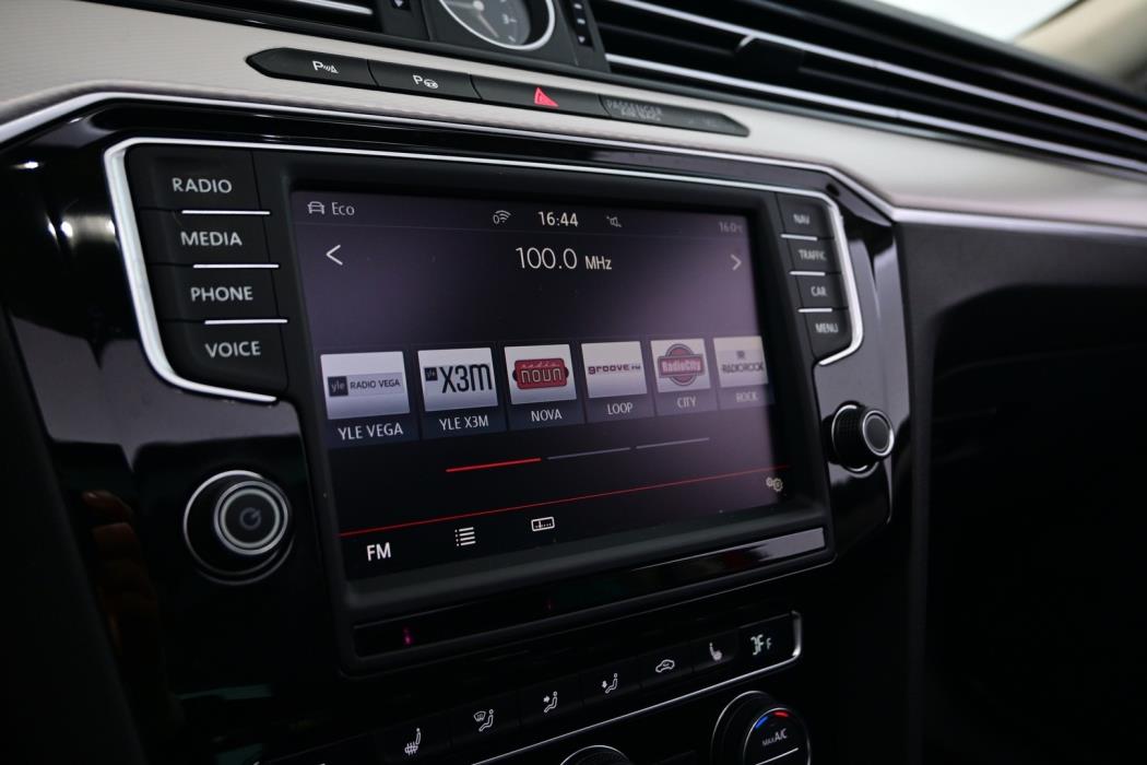 VOLKSWAGEN Passat 2016