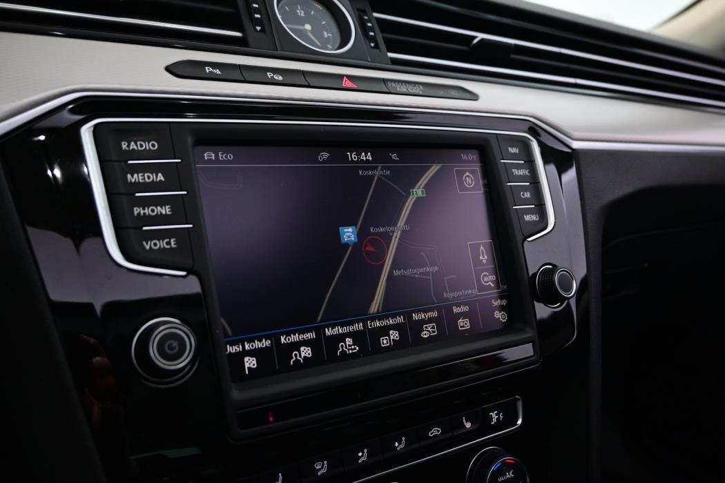 VOLKSWAGEN Passat 2016