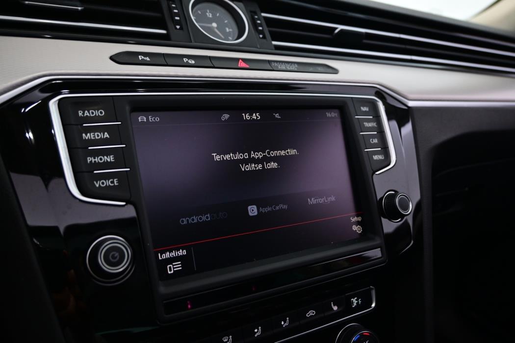 VOLKSWAGEN Passat 2016