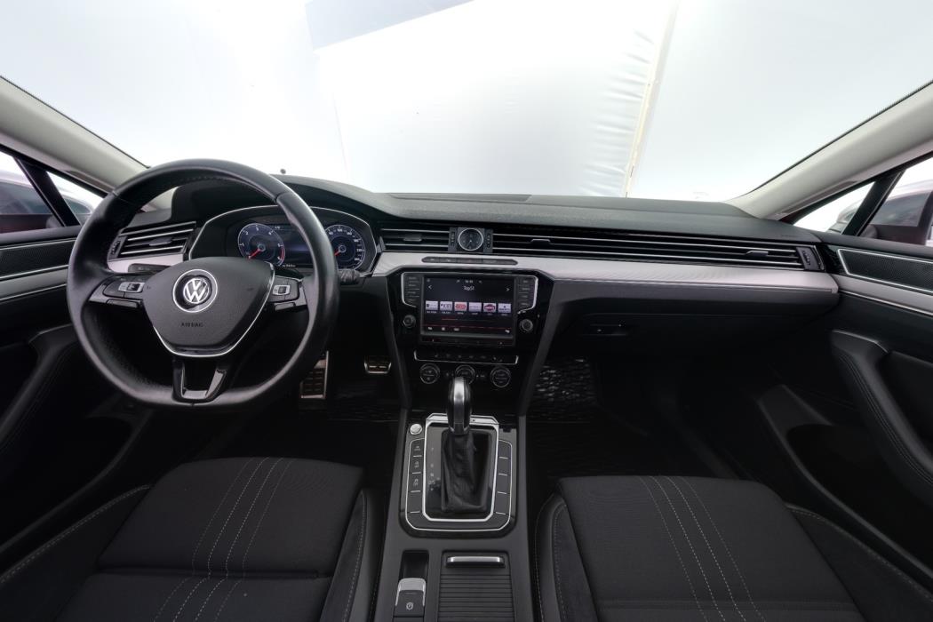 VOLKSWAGEN Passat 2016