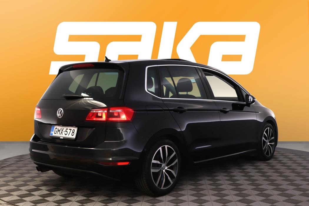 VOLKSWAGEN Golf Sportsvan 2015