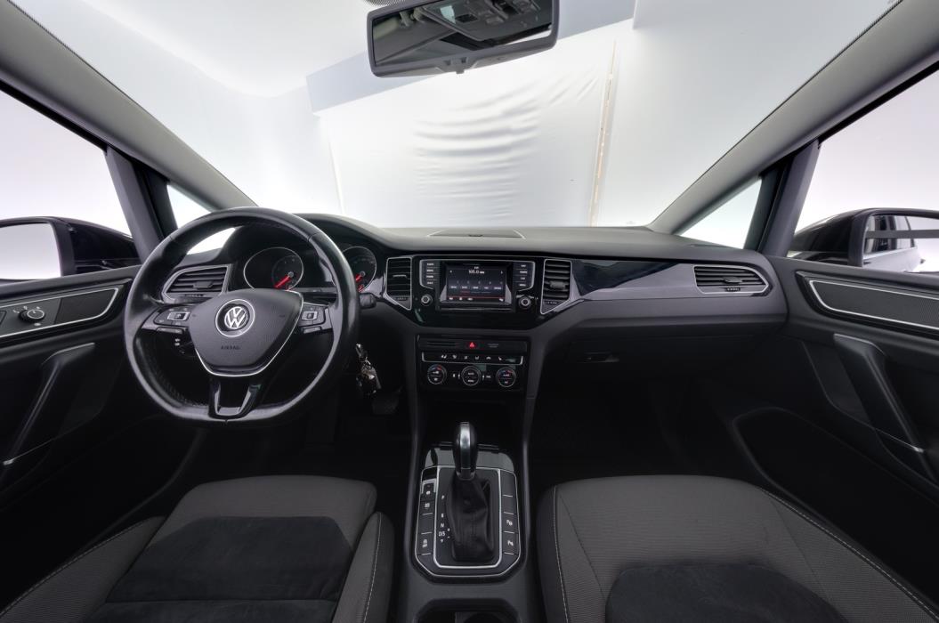 VOLKSWAGEN Golf Sportsvan 2015