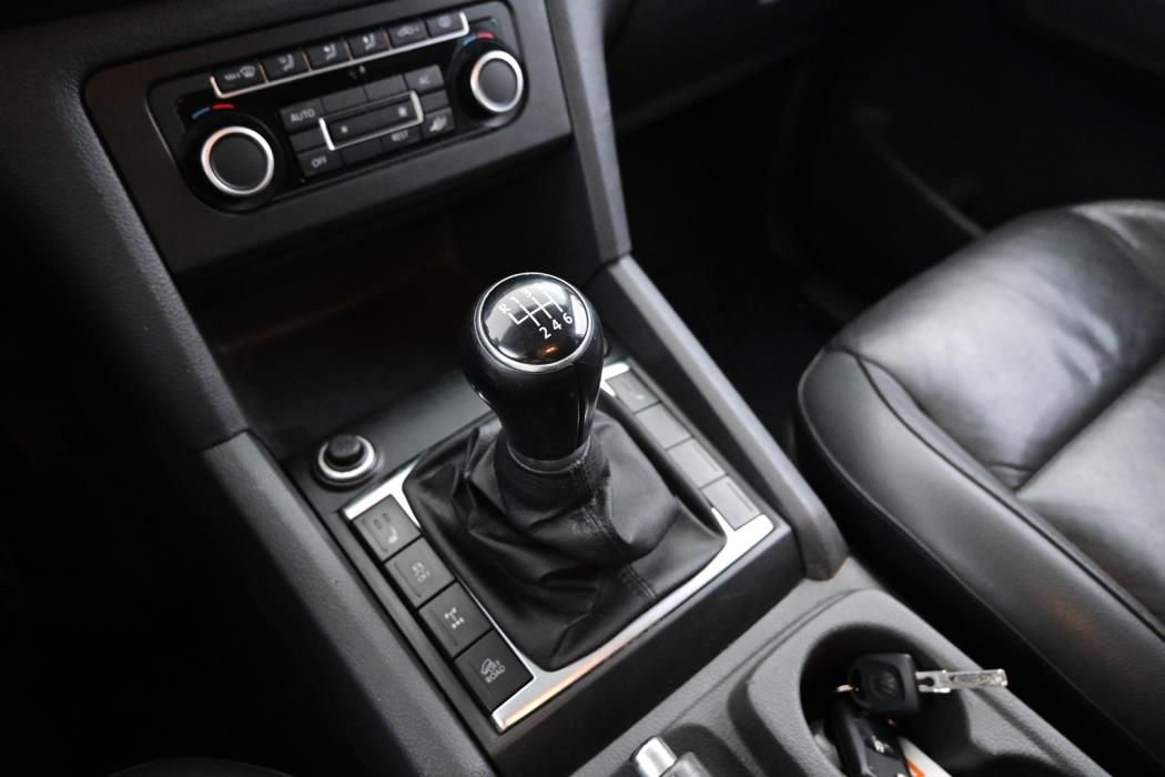 VOLKSWAGEN Amarok 2011