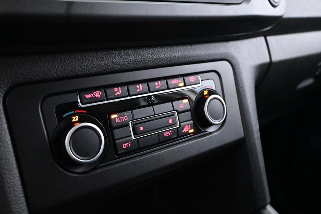 VOLKSWAGEN Amarok 2011