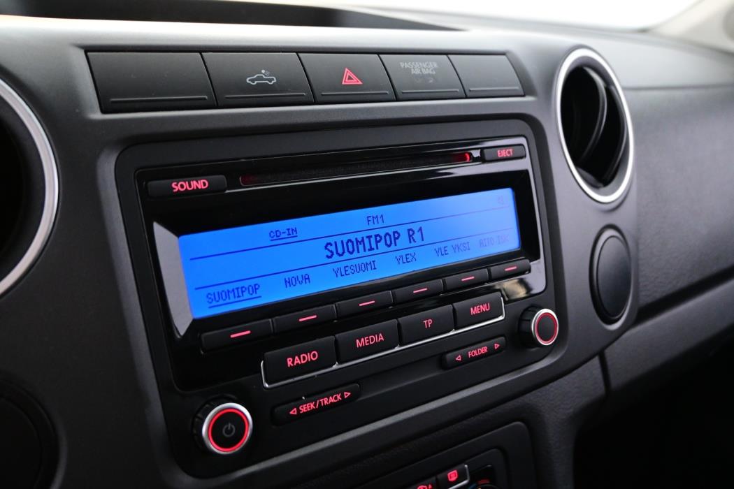 VOLKSWAGEN Amarok 2011