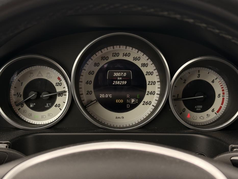 MERCEDES-BENZ E 2015