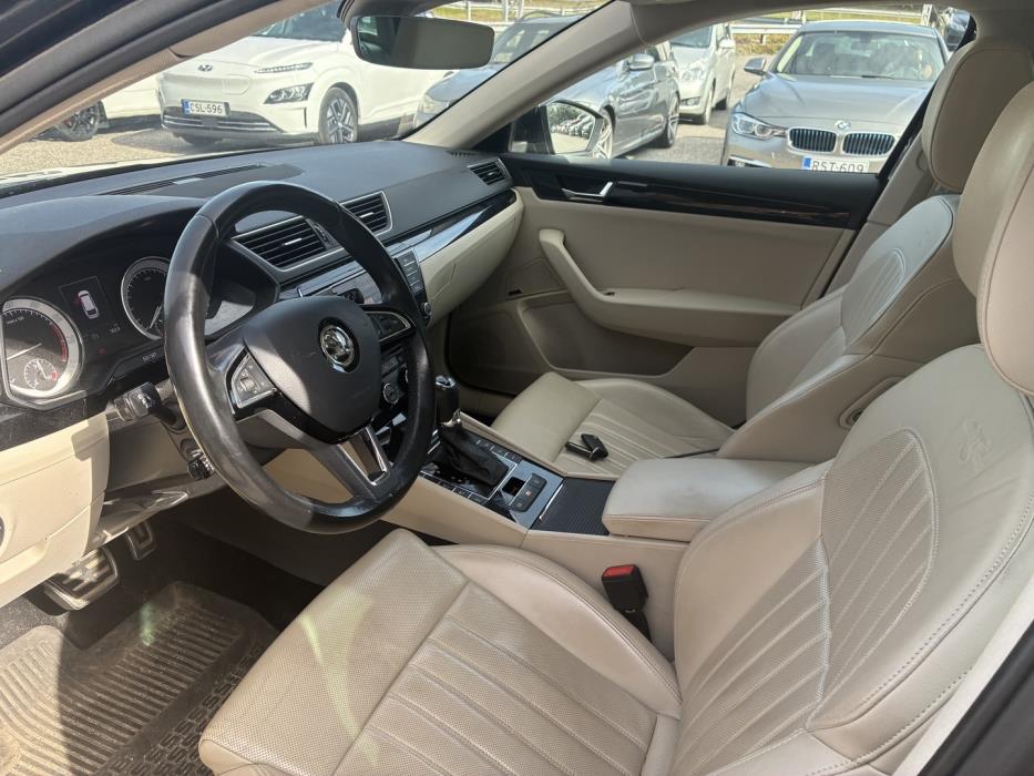 SKODA Superb 2016