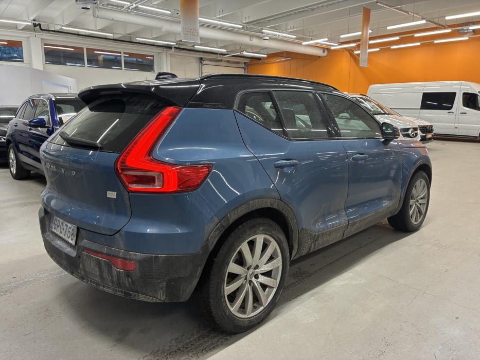 VOLVO XC40 2022