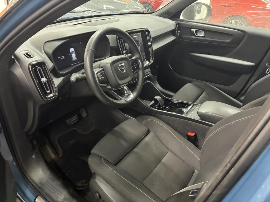 VOLVO XC40 2022