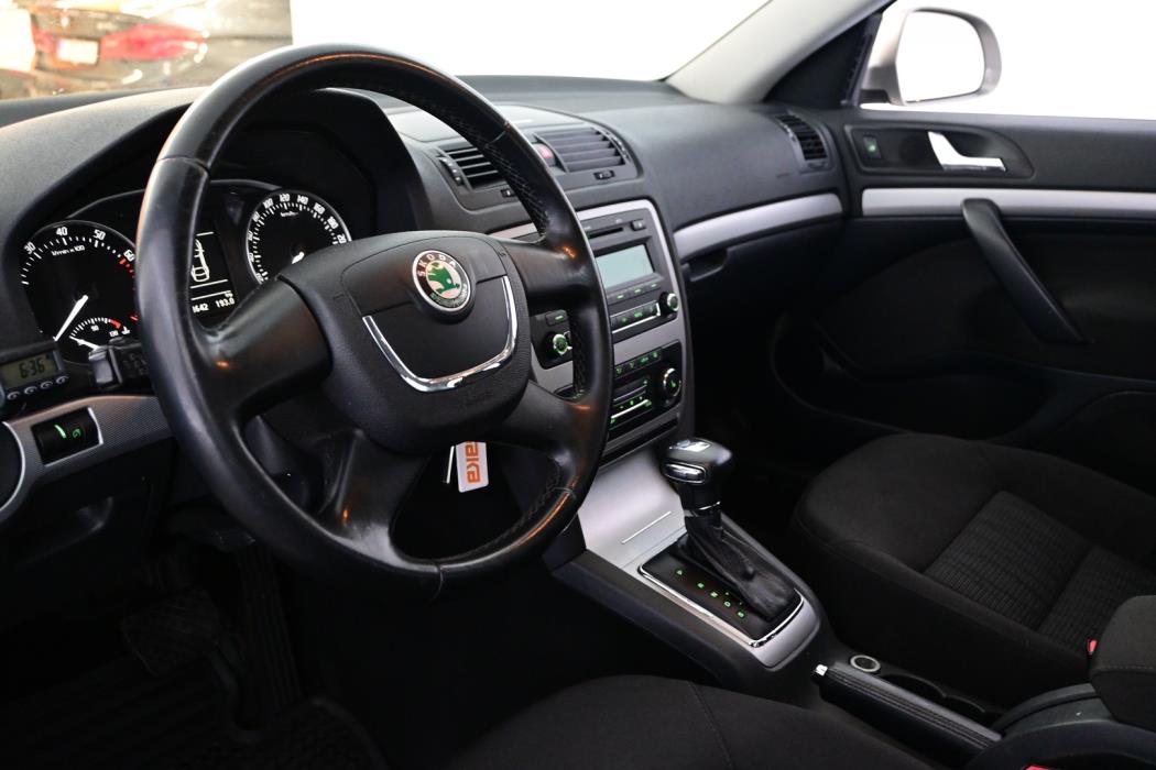 SKODA Octavia 2011
