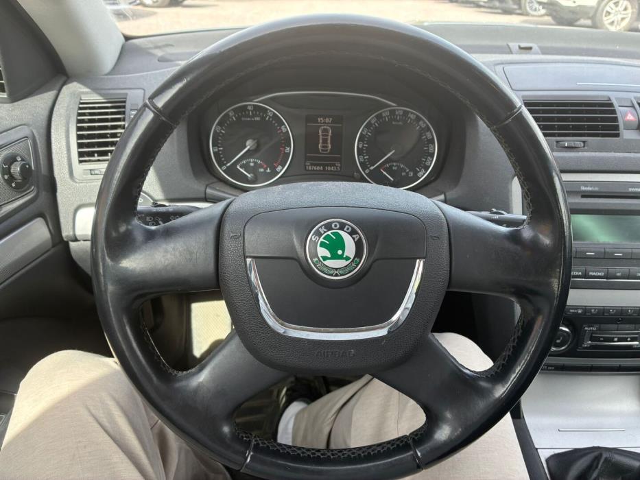 SKODA Octavia 2011