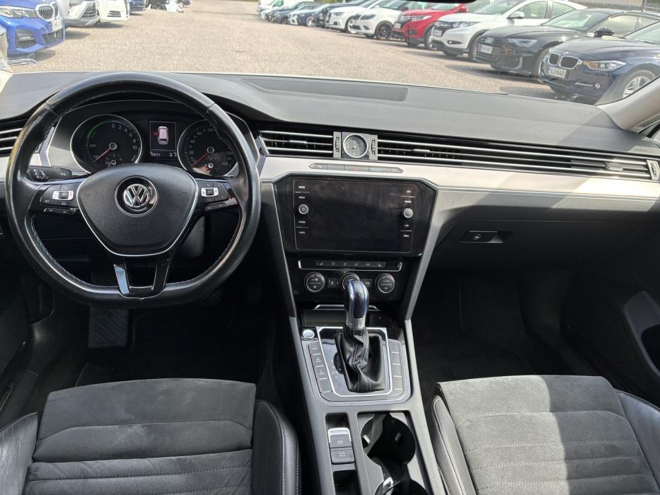 VOLKSWAGEN Passat 2017
