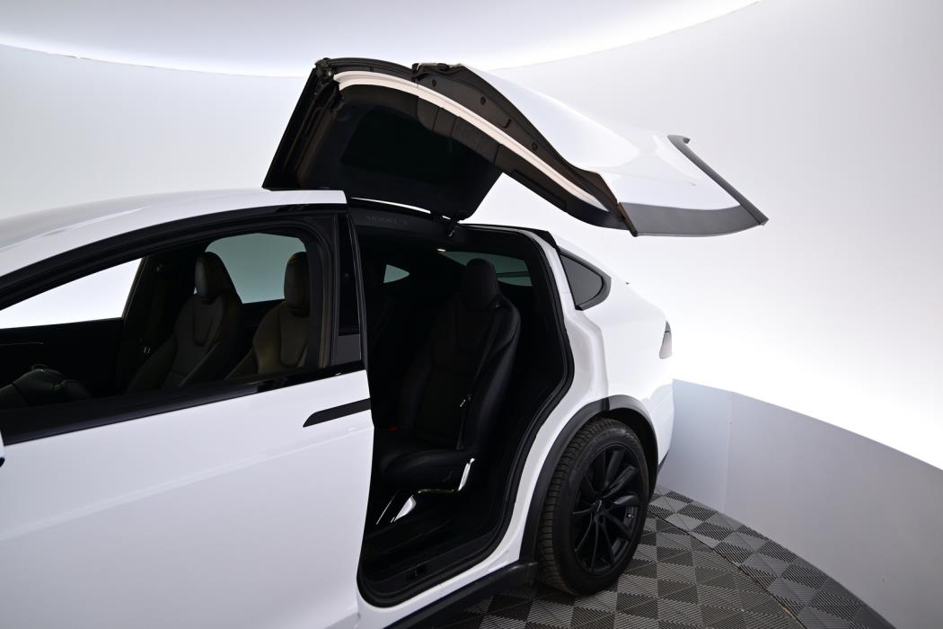 TESLA Model X 2023