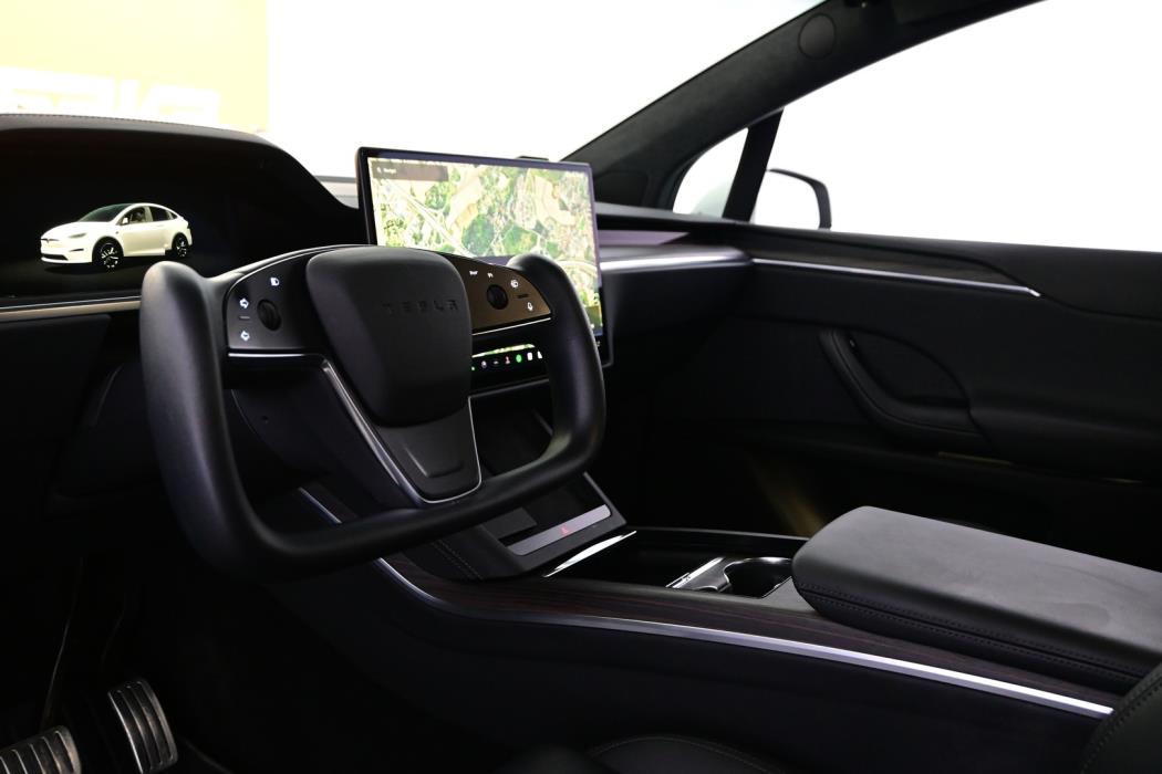 TESLA Model X 2023
