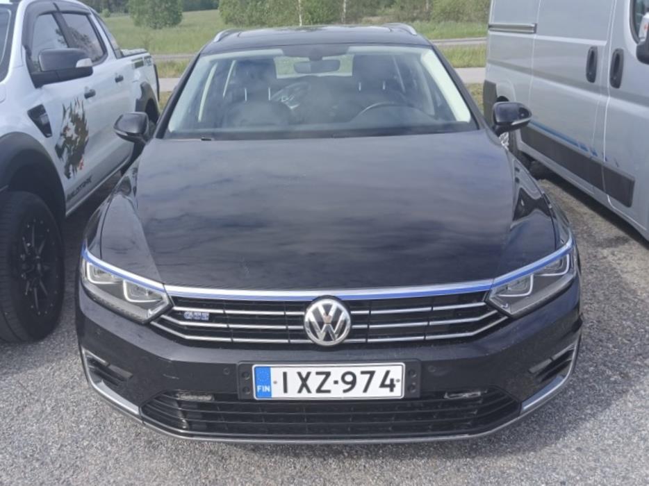 VOLKSWAGEN Passat 2016