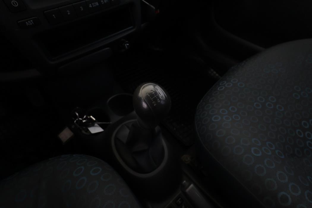 TOYOTA Yaris 2003