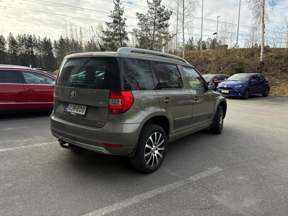 SKODA Yeti 2014