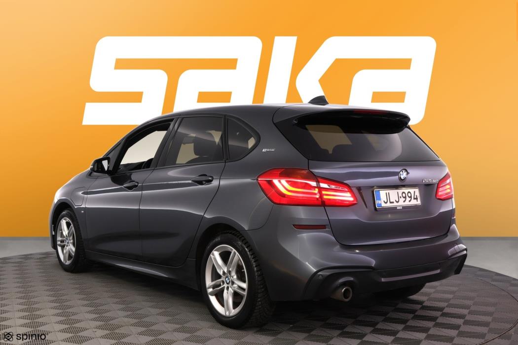 BMW 225 2019