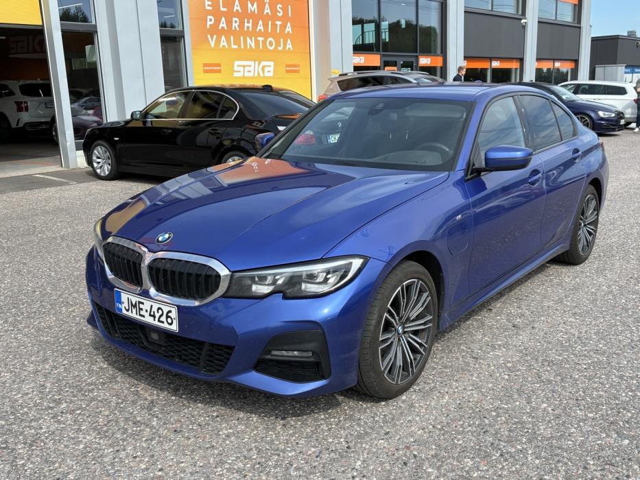 BMW 330 2019
